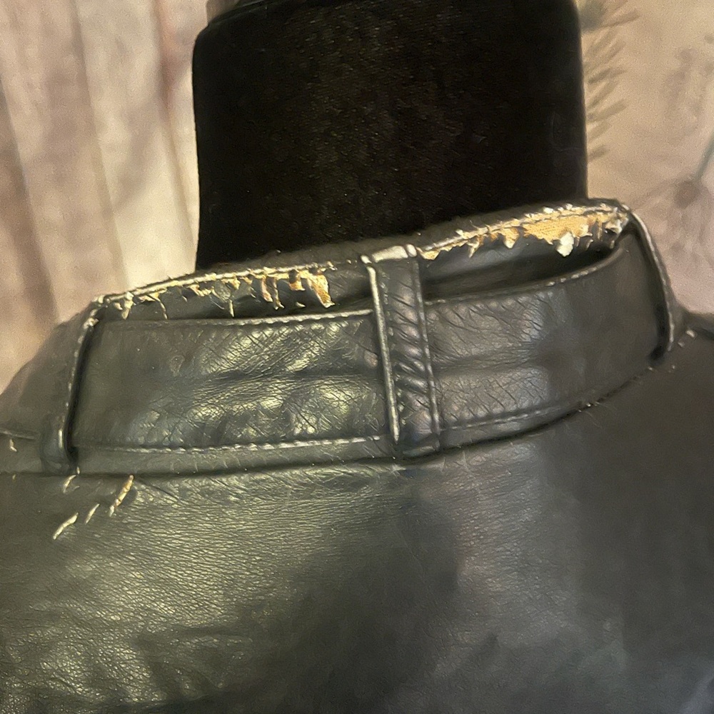 EUC Vintage Black Faux Leather Members Only Bomber Jacket Size XL - Picture 6 of 6